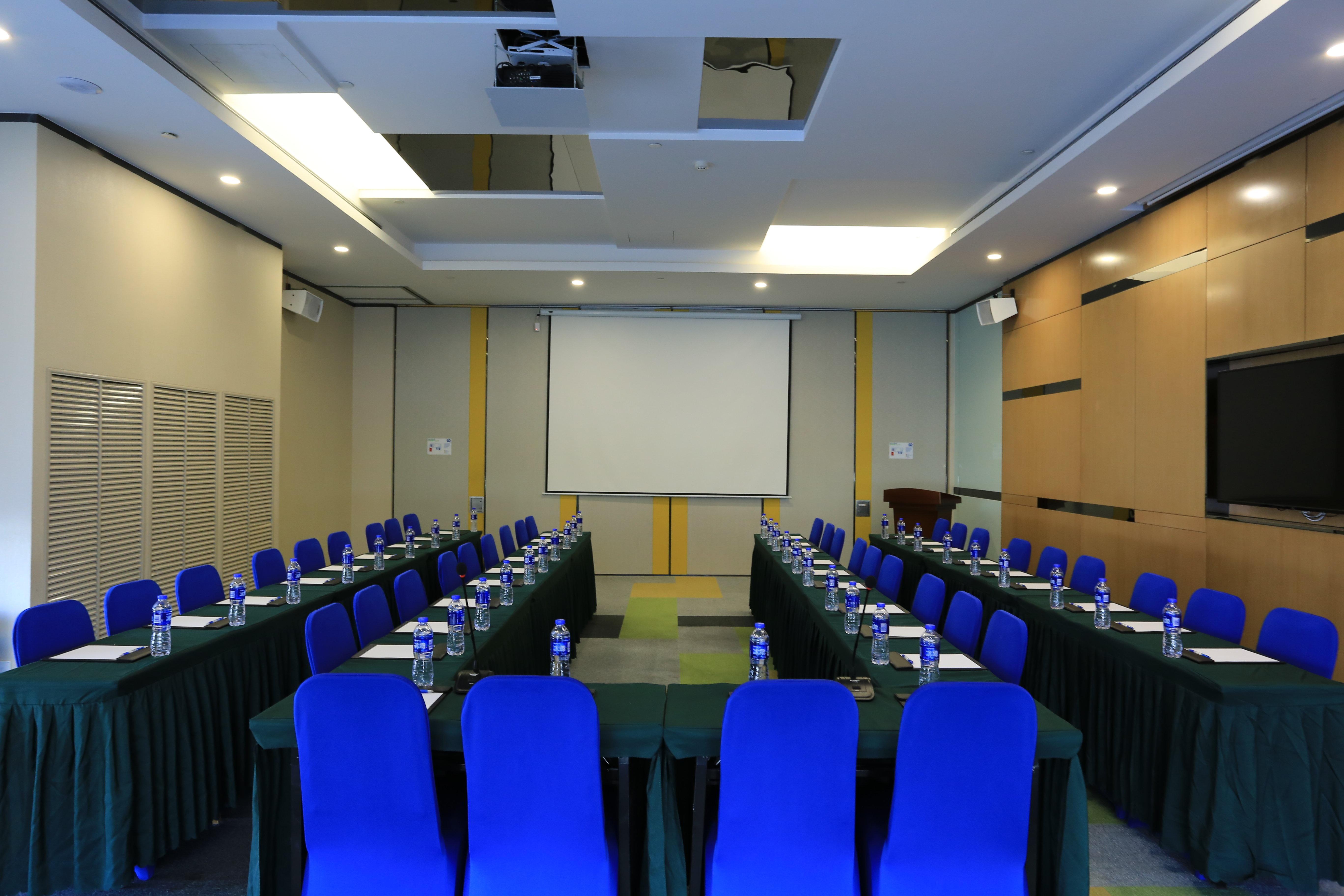 Holiday Inn Express Zhangjiakou Park View, An Ihg Hotel Экстерьер фото