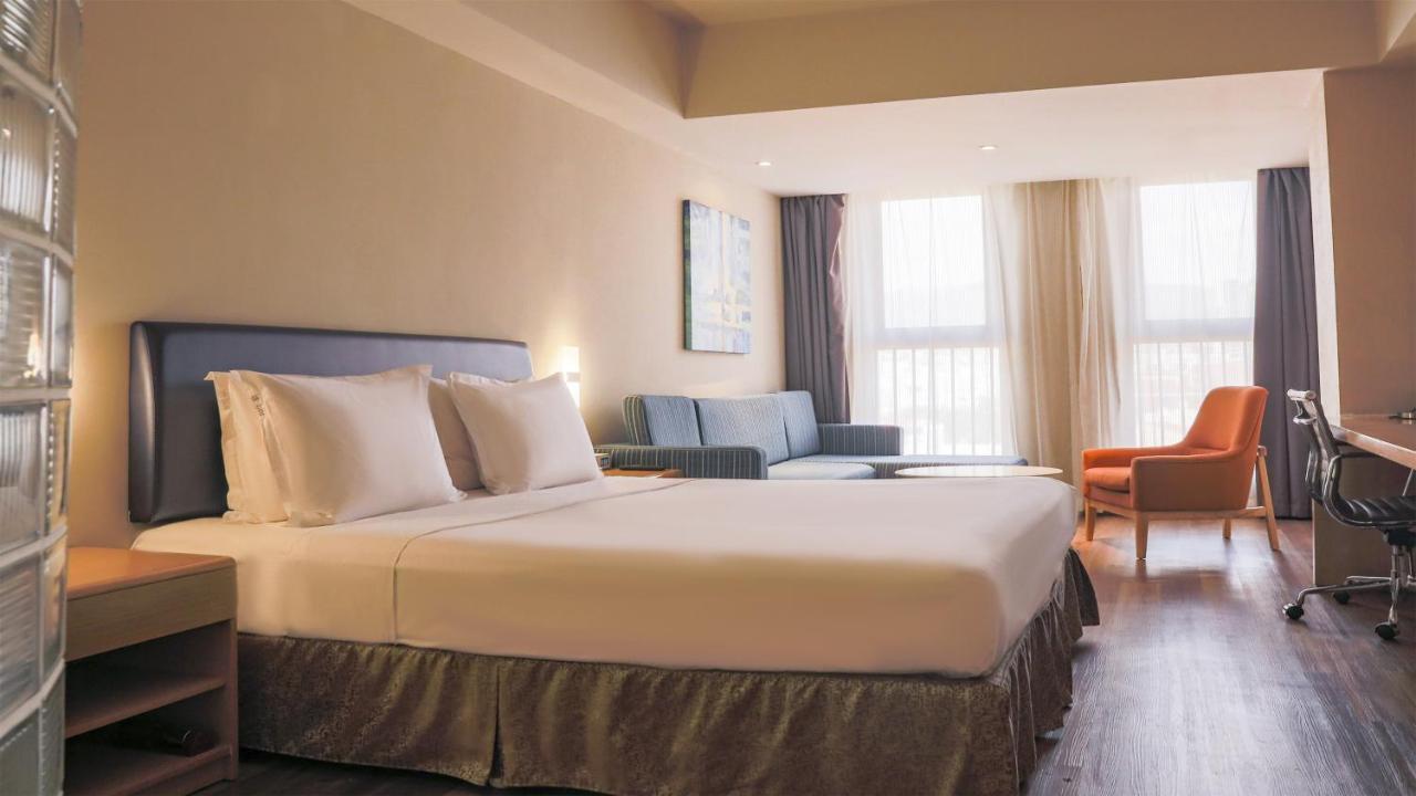 Holiday Inn Express Zhangjiakou Park View, An Ihg Hotel Экстерьер фото